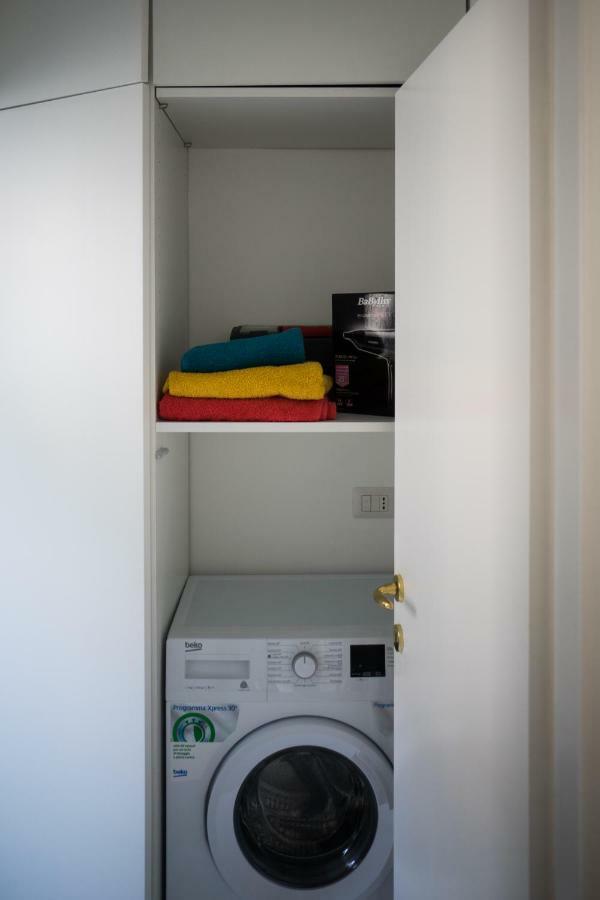 Clever House ميلان المظهر الخارجي الصورة